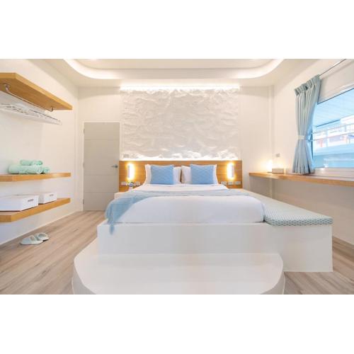 Stylish Studio with Pool - 8' walk to Rawai Beach