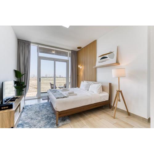 Stylish Studio with Pool, Gym & Tasteful Decor