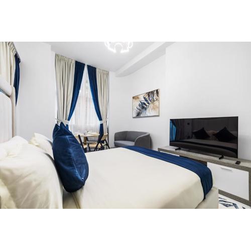 Stylish Studio with Private Pool at Opalz Danube