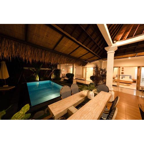 Stylish Tropical Villa Barroso Canggu Shortcut