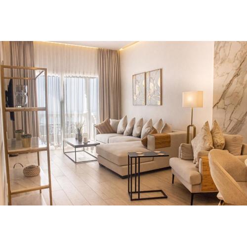 Stylish Two-Bedroom Apartment Overlooking the Sea by Hala Homes