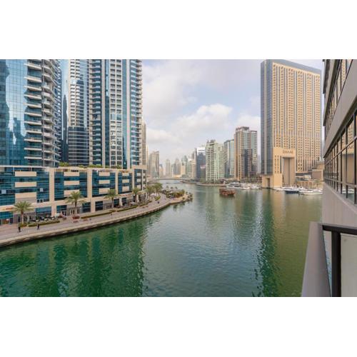 Stylish Waterfront 2 Bed in Dubai Marina