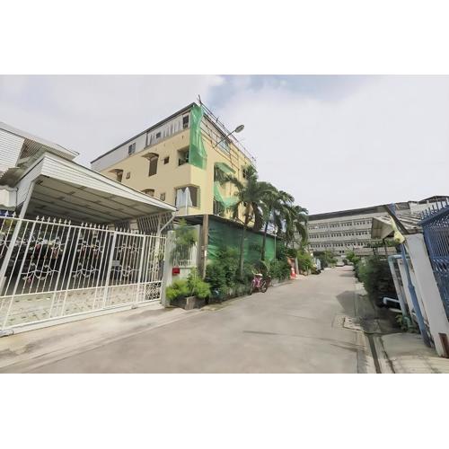 Sukhum Mega Bangna Guest House