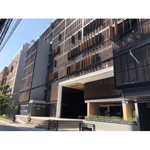 Sukhumvit Asok Modern Suite