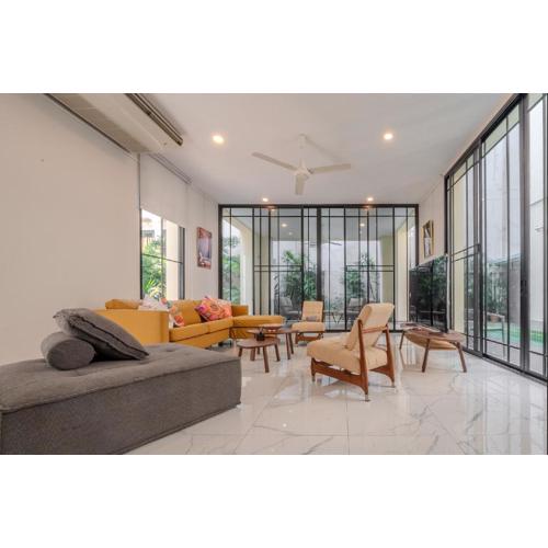 Sukumvit Pool Villa 5BR 5-7min-walk to Thonglor Sky train