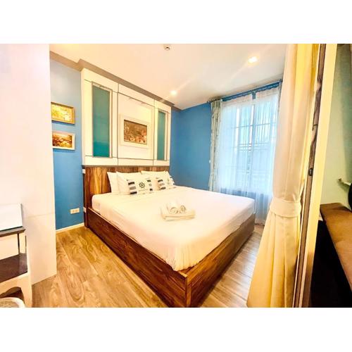 Summer Huahin Condo classic room pool view