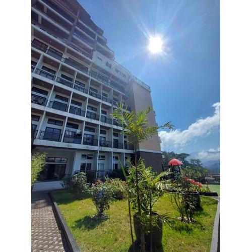 Summer Pines Loft 2 Bedroom Condo with Balcony & Free Parking