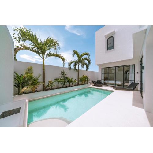 Sundar Villas Estate: Tropical 3BR Villa in Great Location