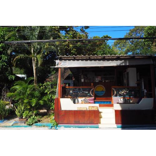 Sundaze Samet Hostel & Hangout