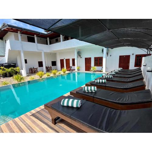 Sundowners Guesthouse