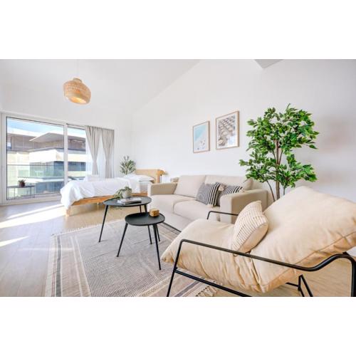 Sunny Bliss at Yas Island - Private Beach Access