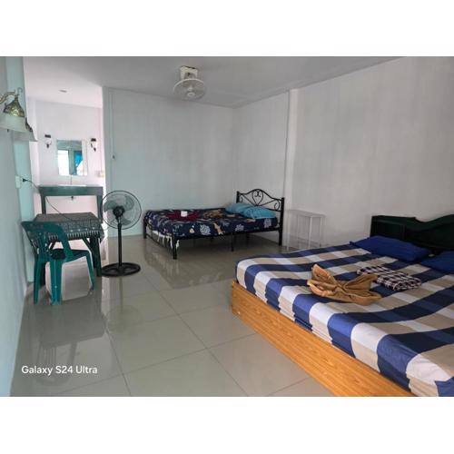 Sunny in town hostel