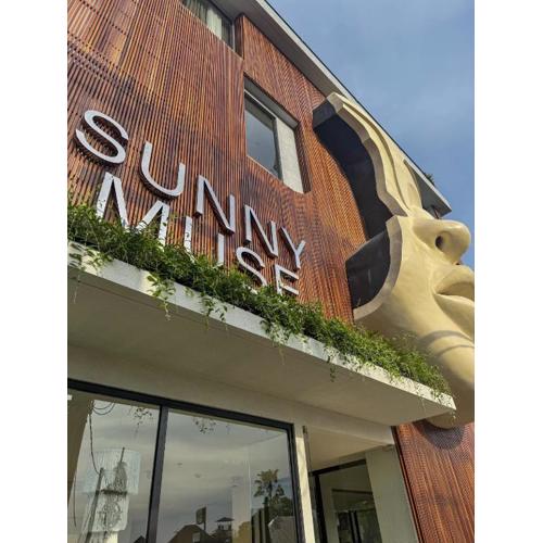 Sunny Muse by Betterplace