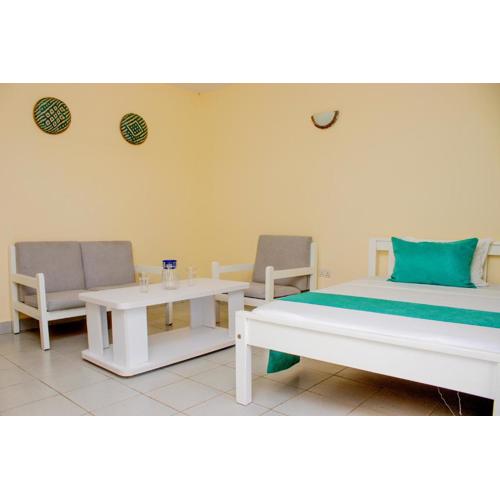 Sunny Sands Beach Apartment 3