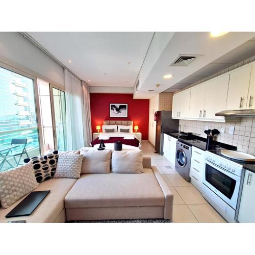 SUNRISE HOMES - A Cozy Studio next to JBR Beach