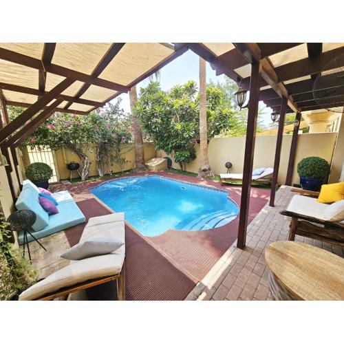 SUNRISE HOMES - A Private Pool Villa sleeps 5 in Springs