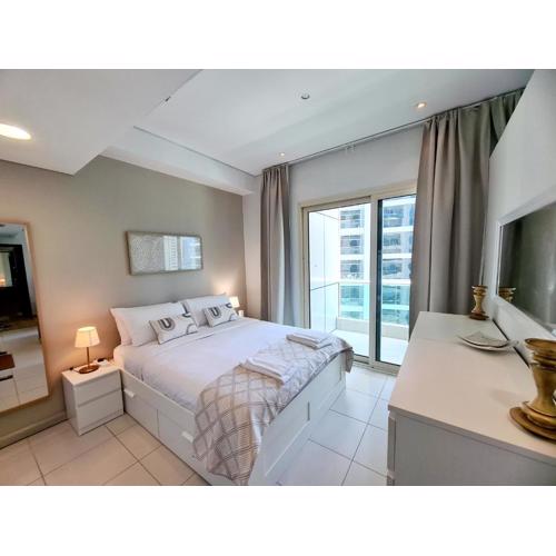 SUNRISE HOMES - Near JBR Walk & Beach - Lovely Studio