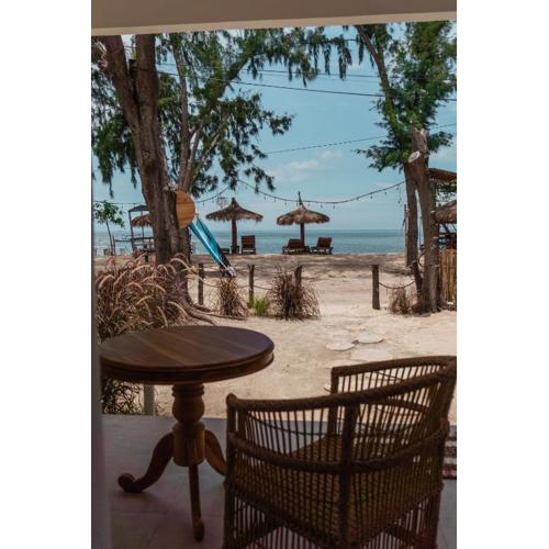 Sunscape Villa - Beachfront and private pool