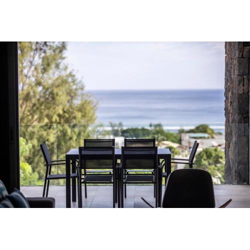 Sunset and Sea Views - Two Bed Apt Central Tamarin