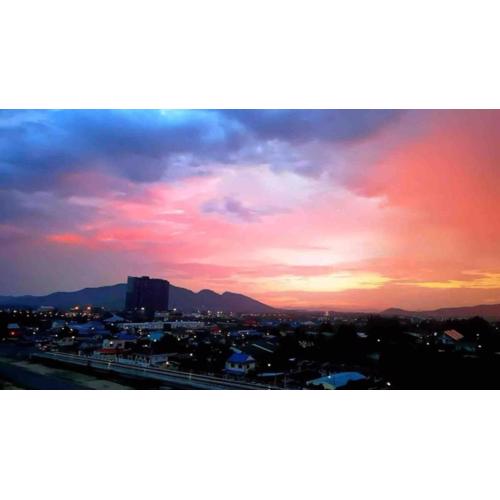 Sunset Mountain View Condo Close to Beach and Mall With Laundry & Smart TV A14