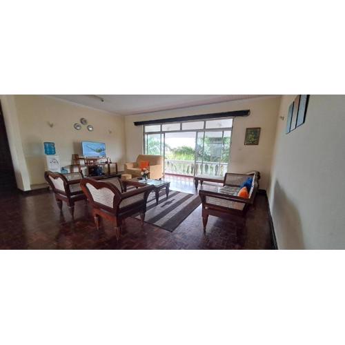 Sunset Sips serviced apt-nyali