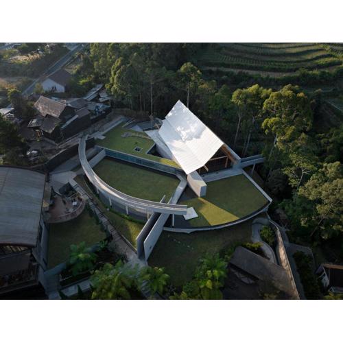 Sunsetfalls Gardens and Resort