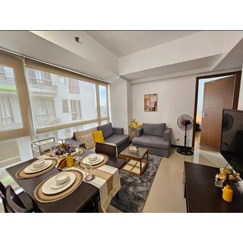 Sunshine 100 Plaza - Bright and cozy 1 bedroom with washer