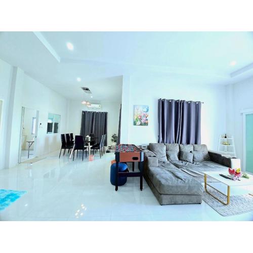 Sunshine Pool villa sattahip