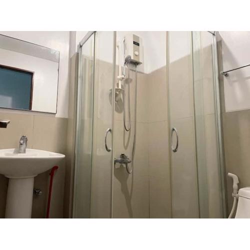 Sunshine Studio at Beacon Tower 3 unit 1204