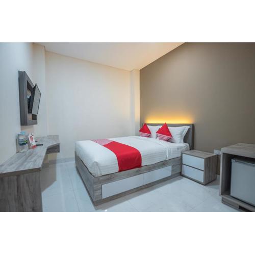 Super OYO 1487 Residence Khoe