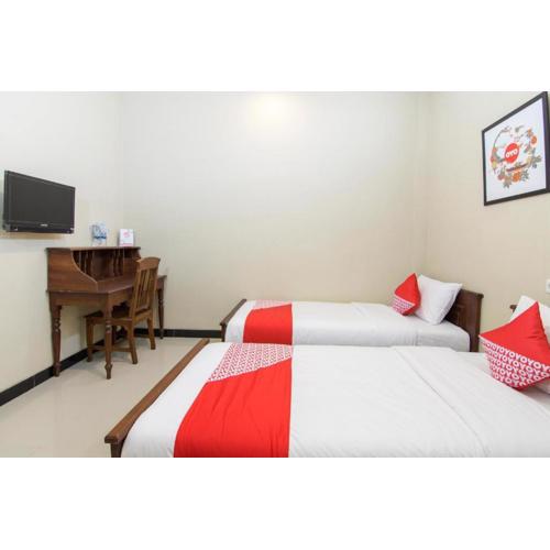 SUPER OYO 890 Dewi Fortuna Guest House