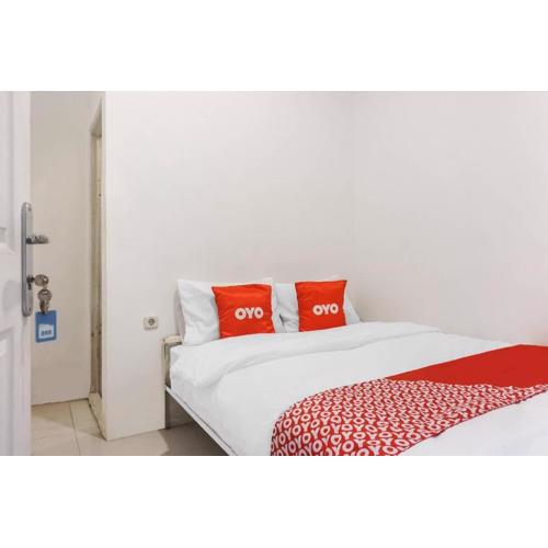 Super OYO 91074 Stariez Senen Syariah