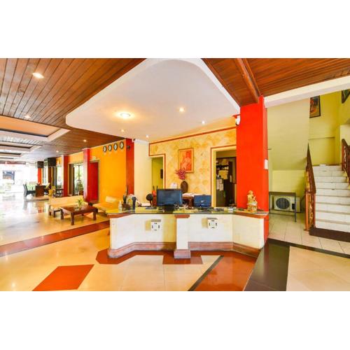 Super OYO Townhouse Oak Maxi Hotel Legian