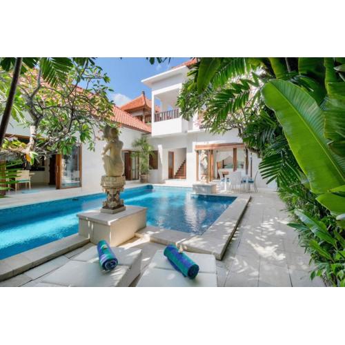 Super Value 3 Bed, Central Seminyak, Walk To Beach