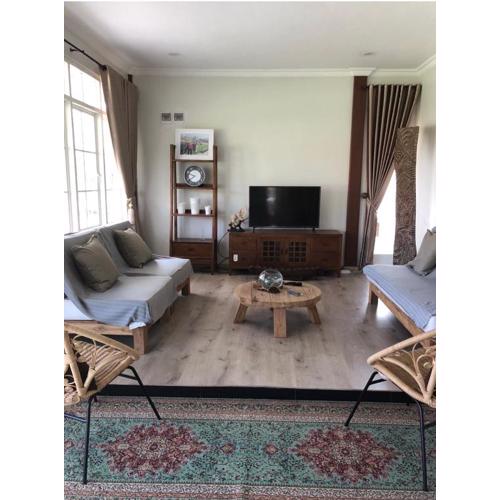 Super Wonderful 5 bedrooms with Bathroom Villa Marion Tomohon