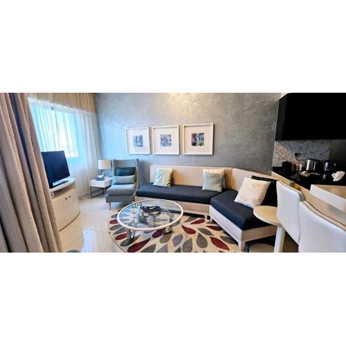 Superb 1 BR apt next to Burj Khalifa and Dubai mall