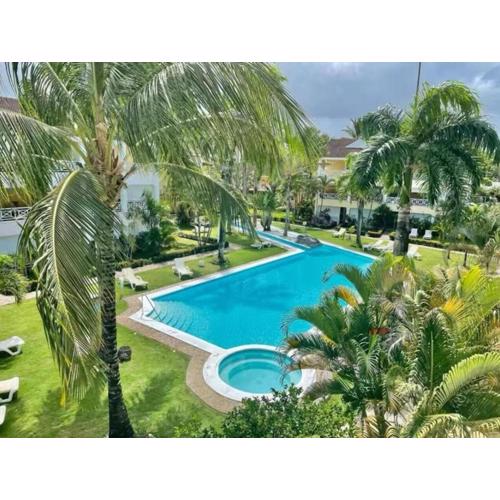 Superbe 2bd apt in gated community 2 steps from everything- Playa Popi