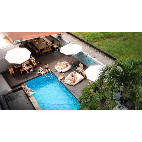 Surf & Party - Hostel Somewhere Else