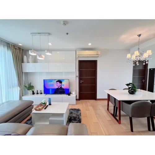 Sweet family room near Old City