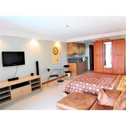 Swimming Pool View Spacious Studio 5 Min To Beach