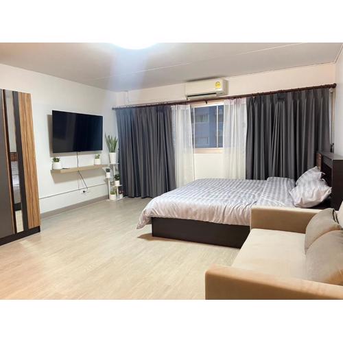 T12 Popular Condo By hunnity 2