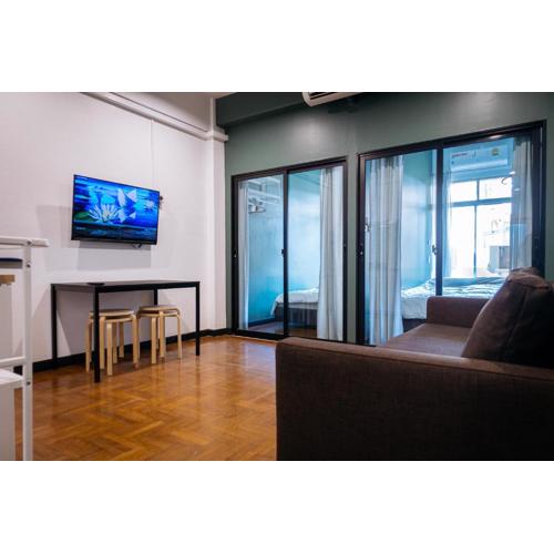 T3 TWO Bedrooms WIFI Full kitchen 1 min to BTS