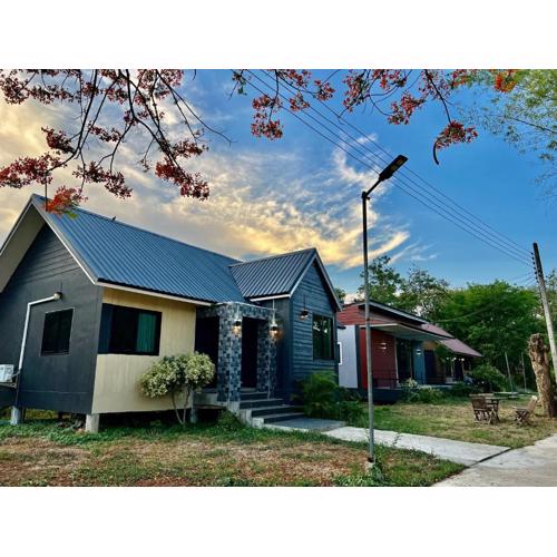 Ta Thai Cooking & Stay