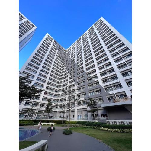 Taguig City Grace Residences with small balcony