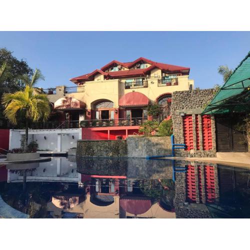 Tahanan Lakeview Hotel