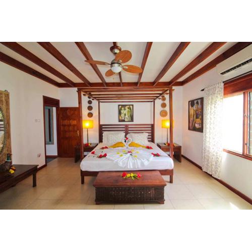 Takamaka Green Village