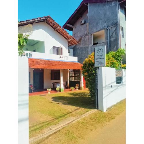 Talalla Bay Inn Beach Bungalow