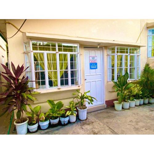 Tamari's Rest house (Small house)