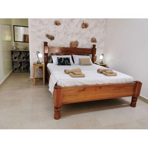 Tamaru House Bungalow with Patio