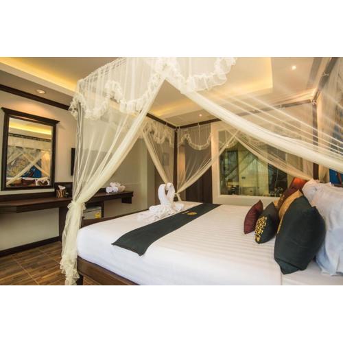 Tanawan Phuket Hotel